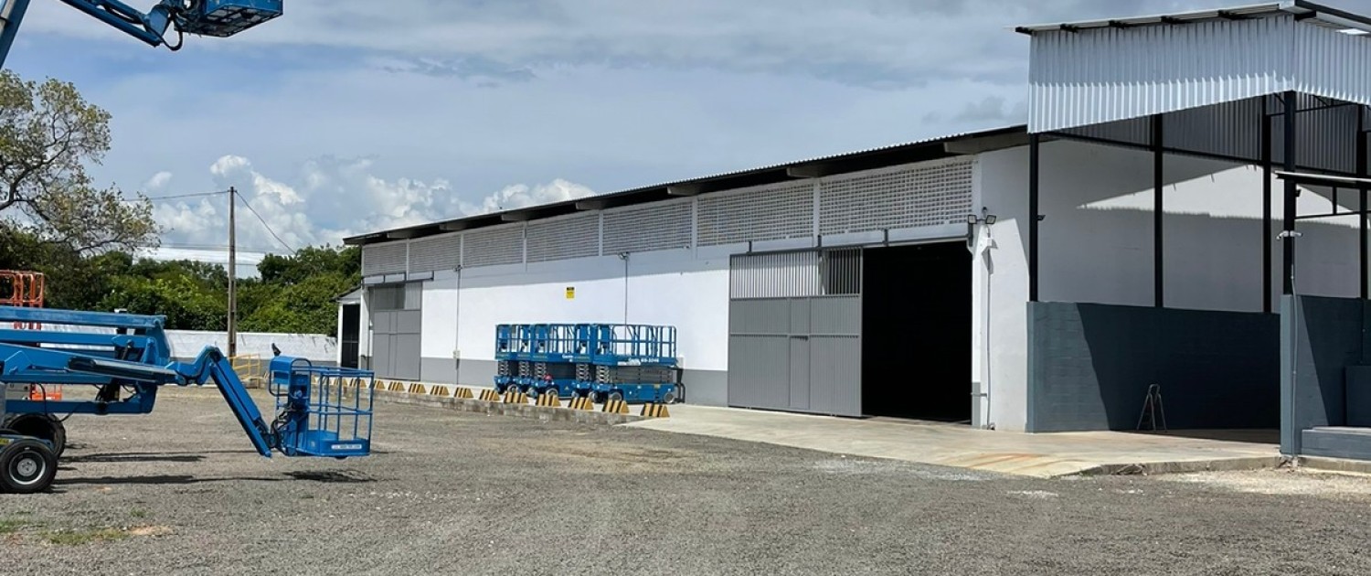 Construção de Galpão comercial, em estrutura pré moldada (concreto), coberturas em telha galvalume, pátio externo em brita, área de lavagem para máquinas, ETE e casa de resíduos e baterias, para a empresa MILLS (filial Teresina - PI).